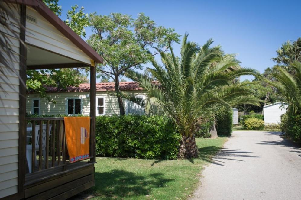 Camping Les Avignon - La Laune Villeneuve-les-Avignon Ngoại thất bức ảnh