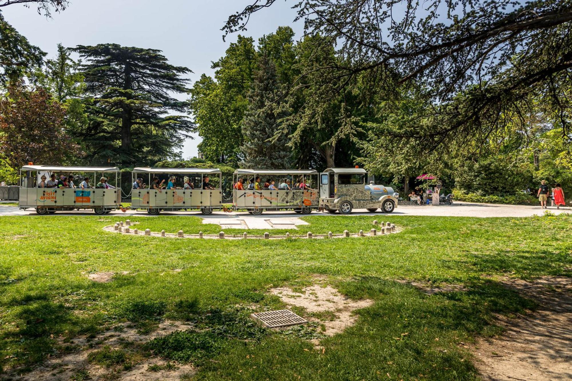 Camping Les Avignon - La Laune Villeneuve-les-Avignon Ngoại thất bức ảnh