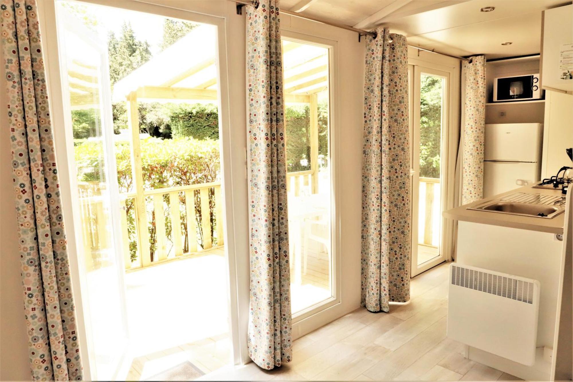 Camping Les Avignon - La Laune Villeneuve-les-Avignon Ngoại thất bức ảnh