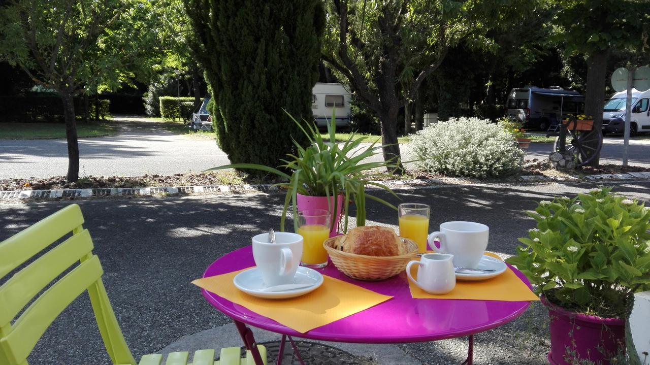 Camping Les Avignon - La Laune Villeneuve-les-Avignon Ngoại thất bức ảnh